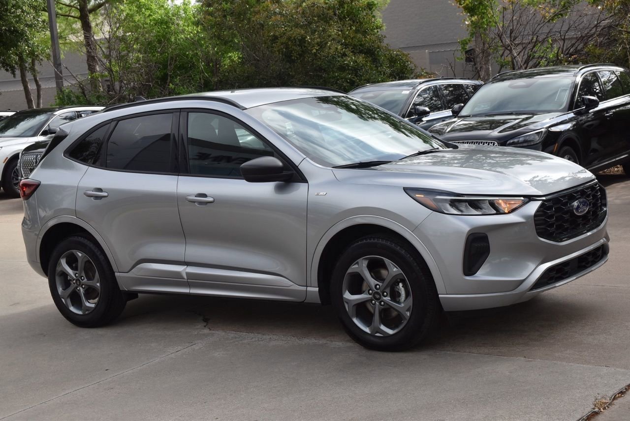 Certified 2024 Ford Escape ST-Line w/ Tech Pack #1 AWD/4WD image 5