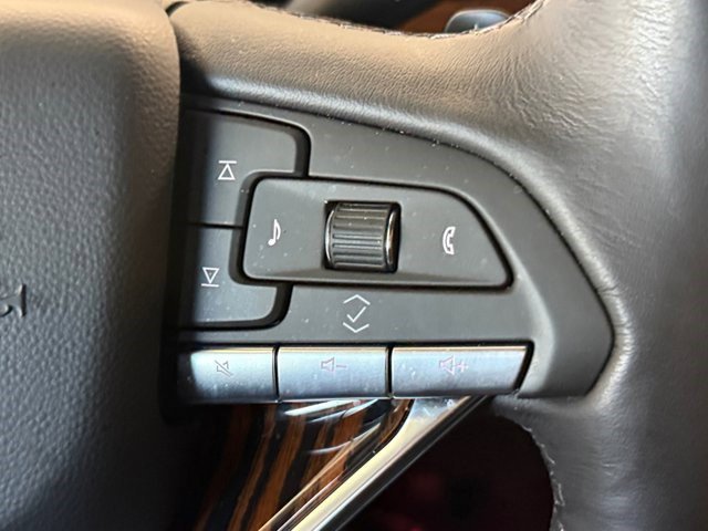 Certified 2024 Cadillac Escalade Premium Luxury image 10