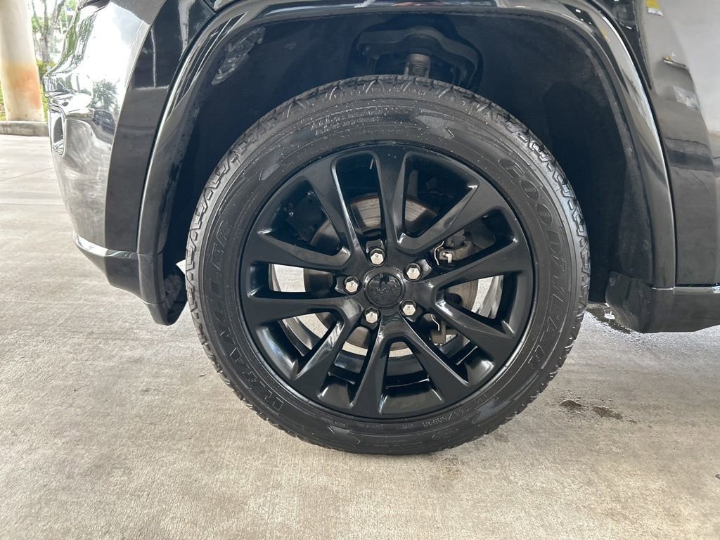 Used 2019 Jeep Grand Cherokee Altitude AWD/4WD image 15