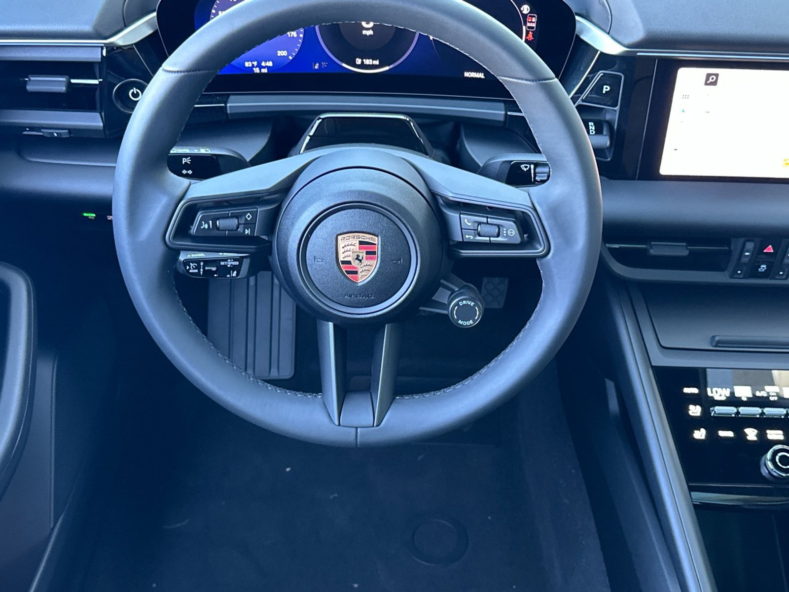 New 2026 Porsche Macan 4 Electric AWD/4WD image 21