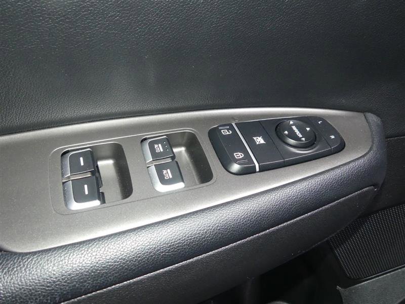 Used 2019 Kia Optima S image 19