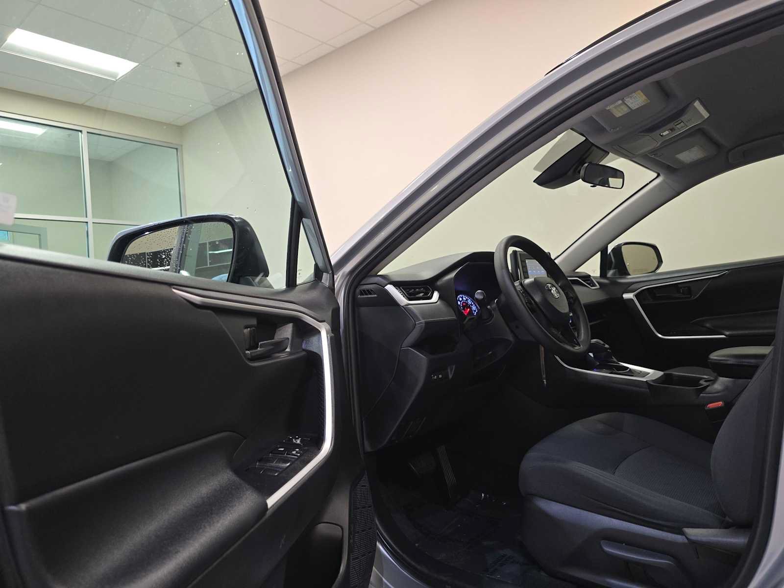 Used 2020 Toyota RAV4 LE w/ All Weather Liner Package FWD image 23