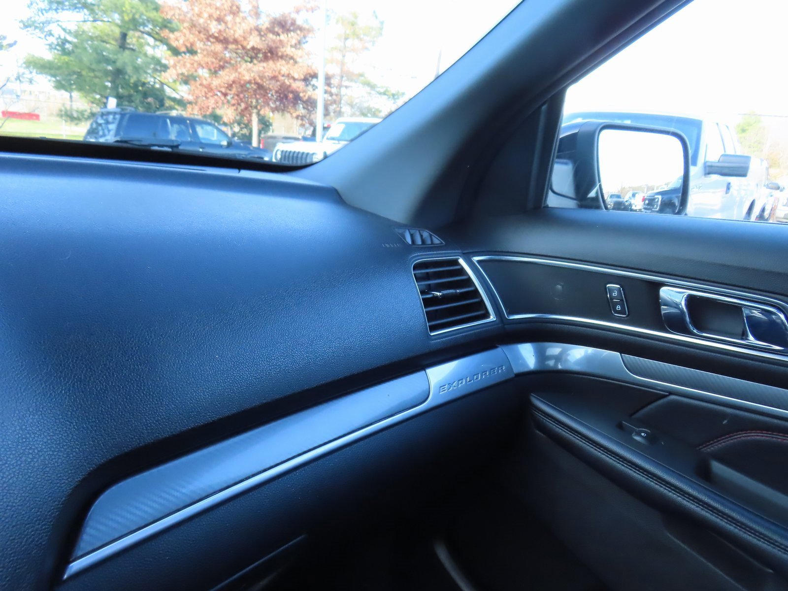 Used 2018 Ford Explorer Sport w/ Equipment Group 401A image 21