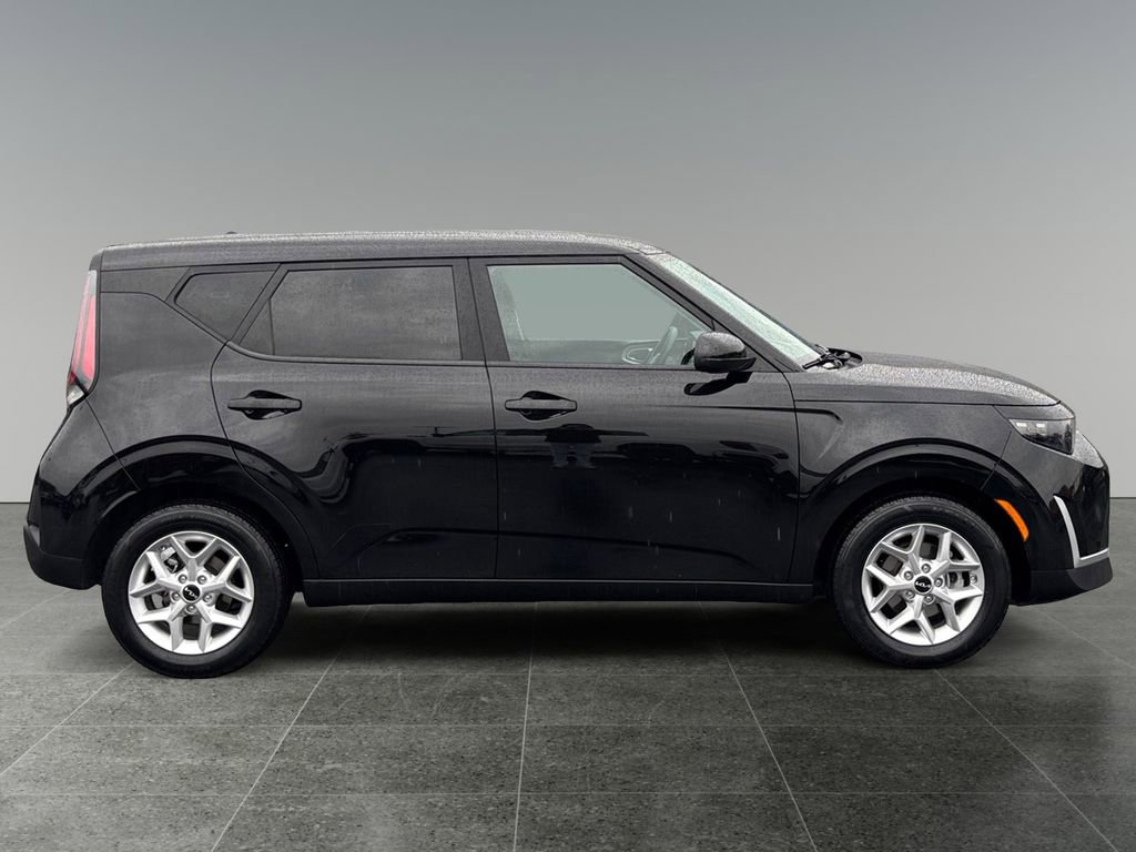 Used 2023 Kia Soul LX w/ Option Group 015 image 8