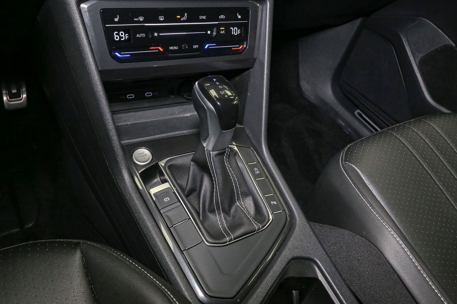 Certified 2024 Volkswagen Tiguan SE R-Line FWD image 35