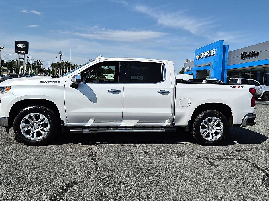 Used 2022 Chevrolet Silverado 1500 LTZ w/ LTZ Premium Package AWD/4WD image 2