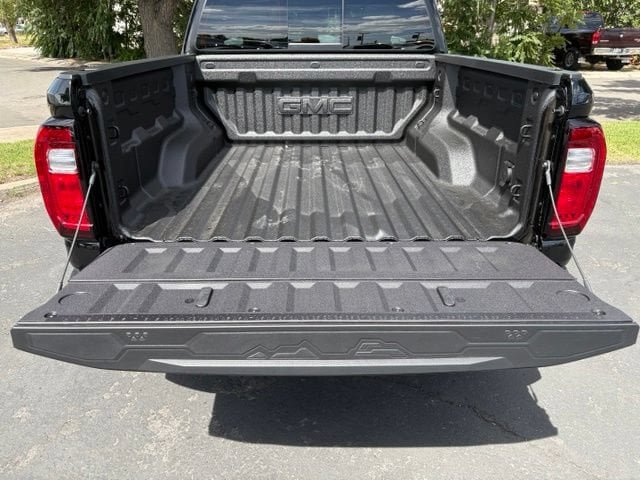 New 2026 GMC Canyon AT4 w/ Technology Plus Package AWD/4WD image 9