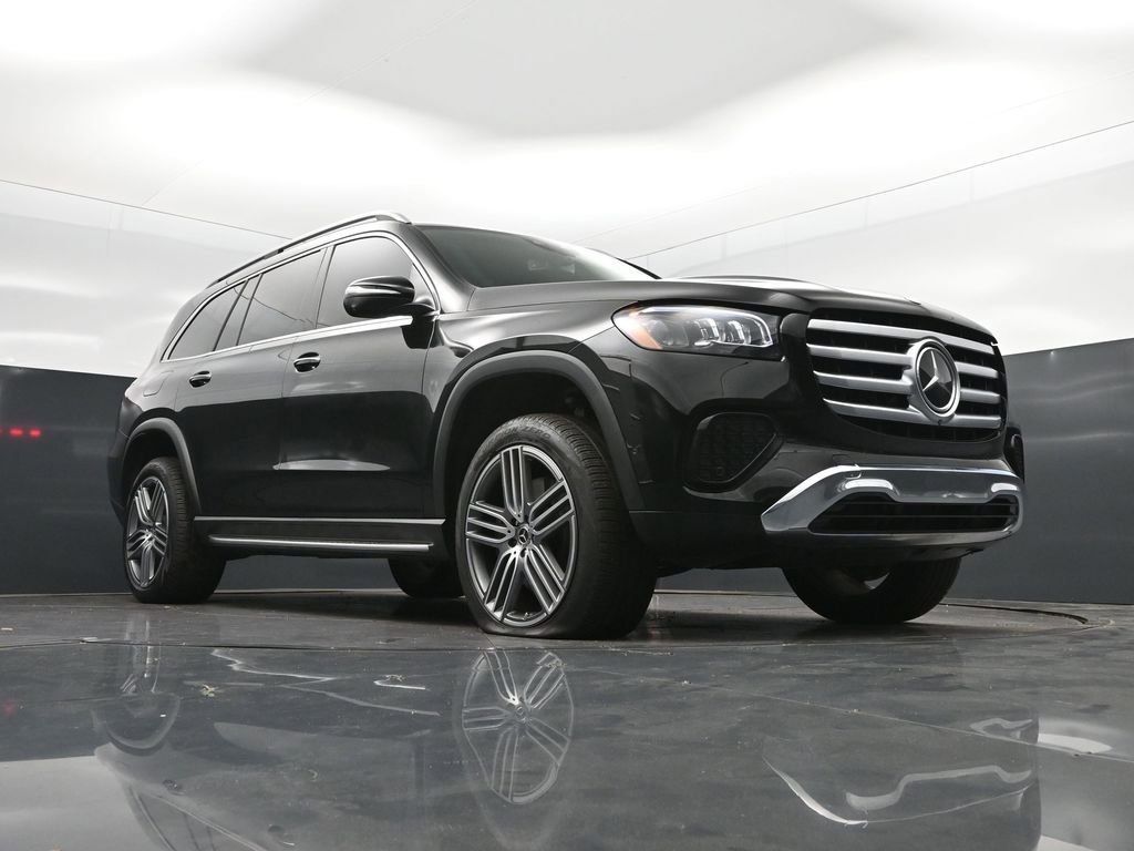 Used 2025 Mercedes-Benz GLS 450 4MATIC image 43