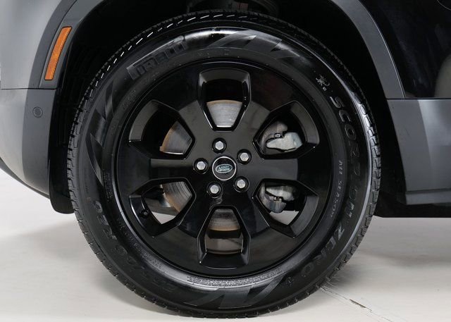 Used 2025 Land Rover Defender 110 S image 9