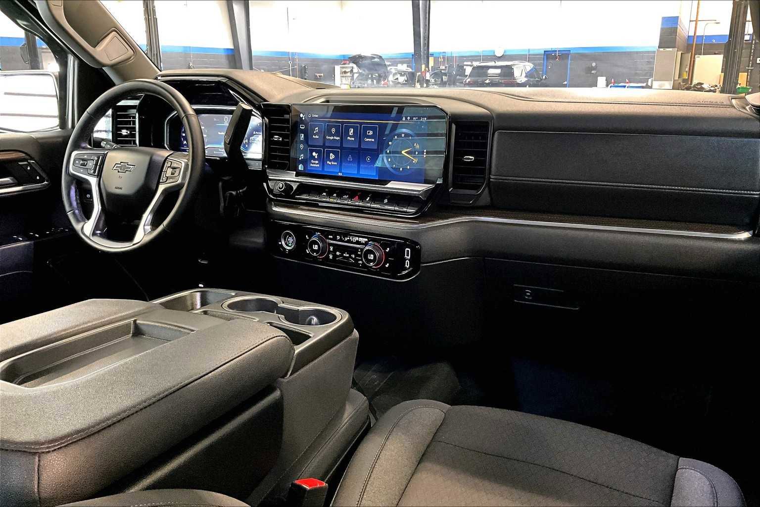 Used 2024 Chevrolet Silverado 1500 RST w/ Z71 Off-Road Package image 14