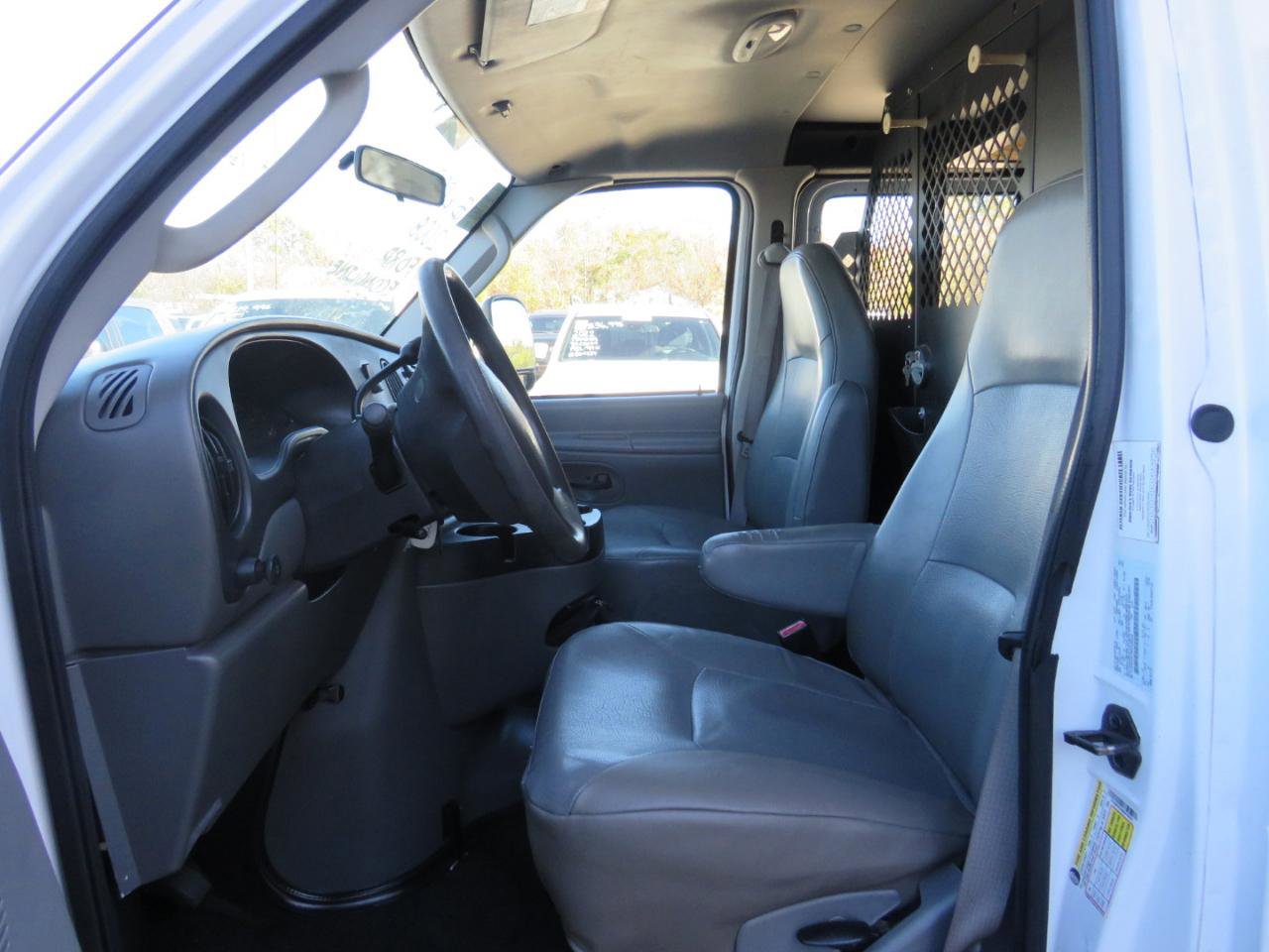 Used 2008 Ford E-250 and Econoline 250 RWD image 23