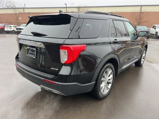 Used 2022 Ford Explorer XLT w/ Equipment Group 202A image 5