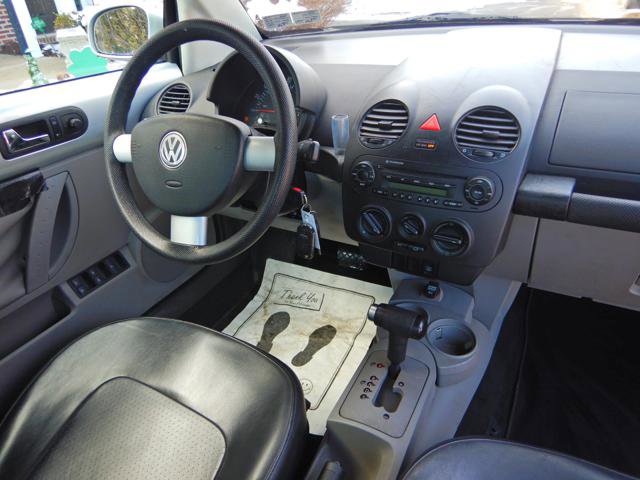 Used 2004 Volkswagen Beetle GL image 5