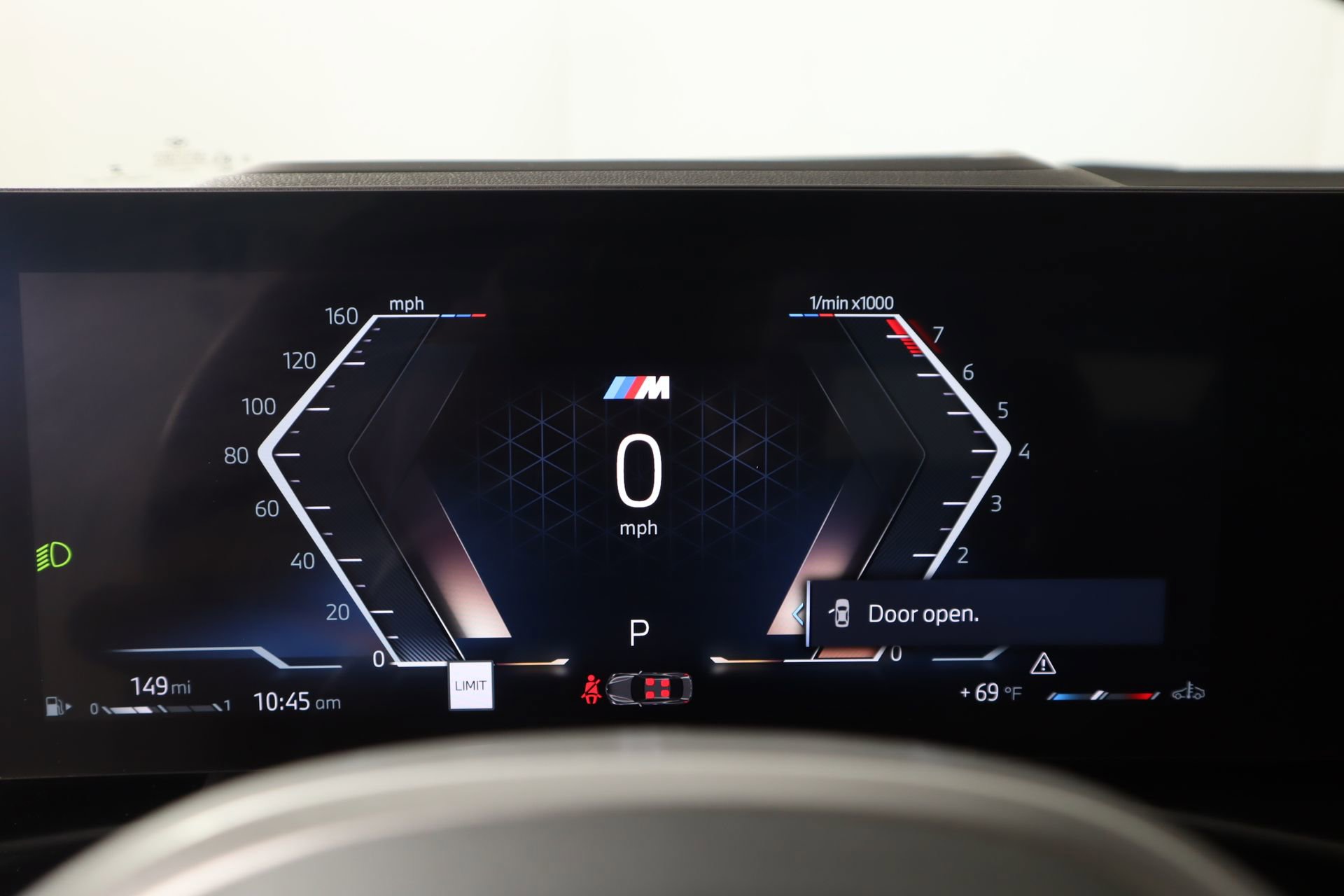 Used 2025 BMW 230i Coupe w/ M Sport Package image 4