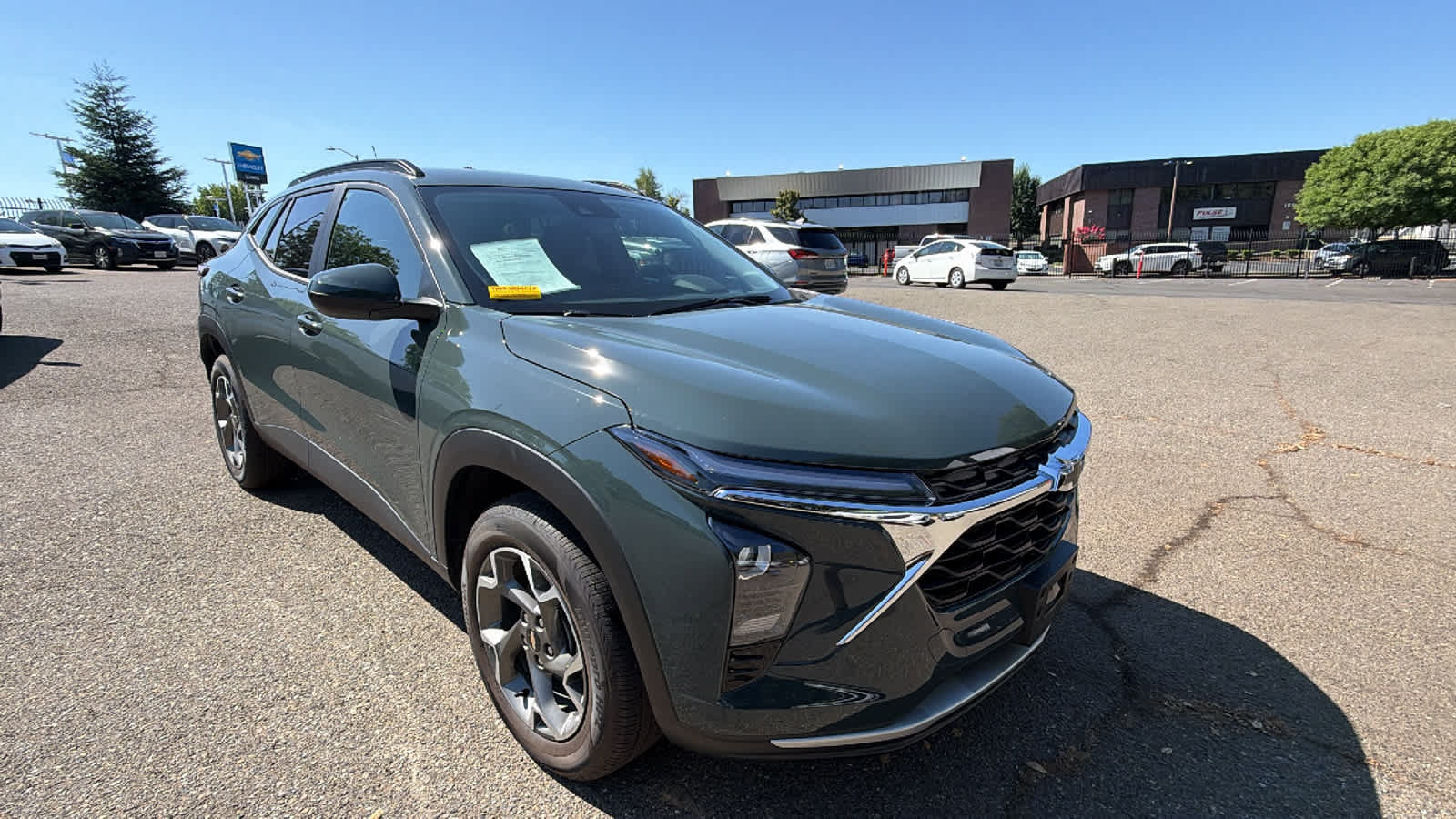 Used 2025 Chevrolet Trax LT w/ Driver Confidence Package FWD image 3