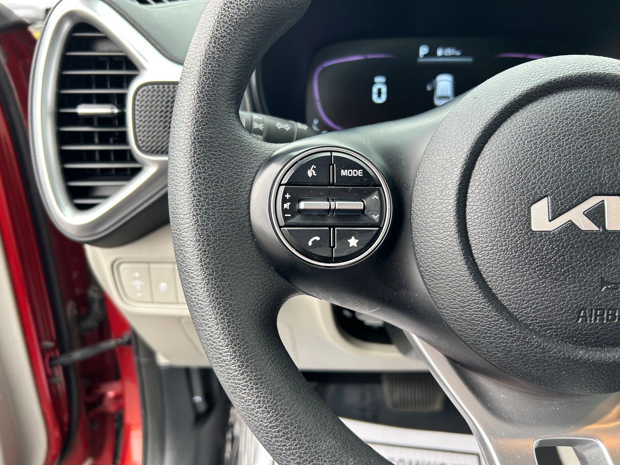 Used 2023 Kia Soul LX FWD image 15