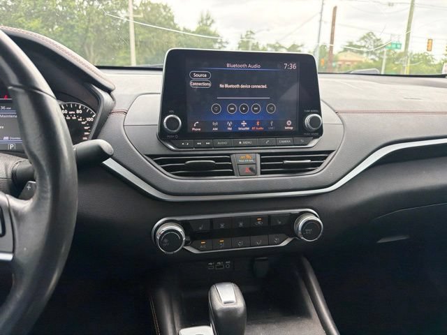 Used 2022 Nissan Altima 2.5 SR w/ Midnight Edition Package FWD image 14