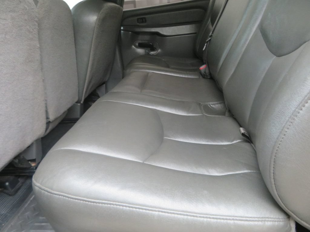 Used 2006 Chevrolet Silverado 2500 2WD Crew Cab image 25