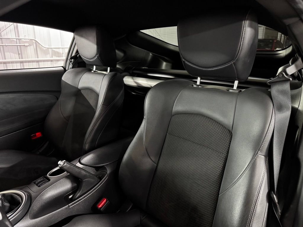 Used 2011 Nissan 370Z Touring w/ Sport Pkg RWD image 38