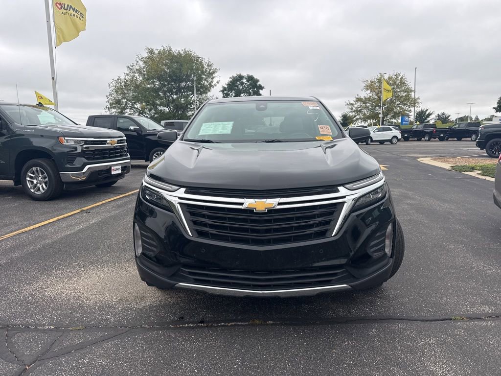 Used 2024 Chevrolet Equinox LT image 2