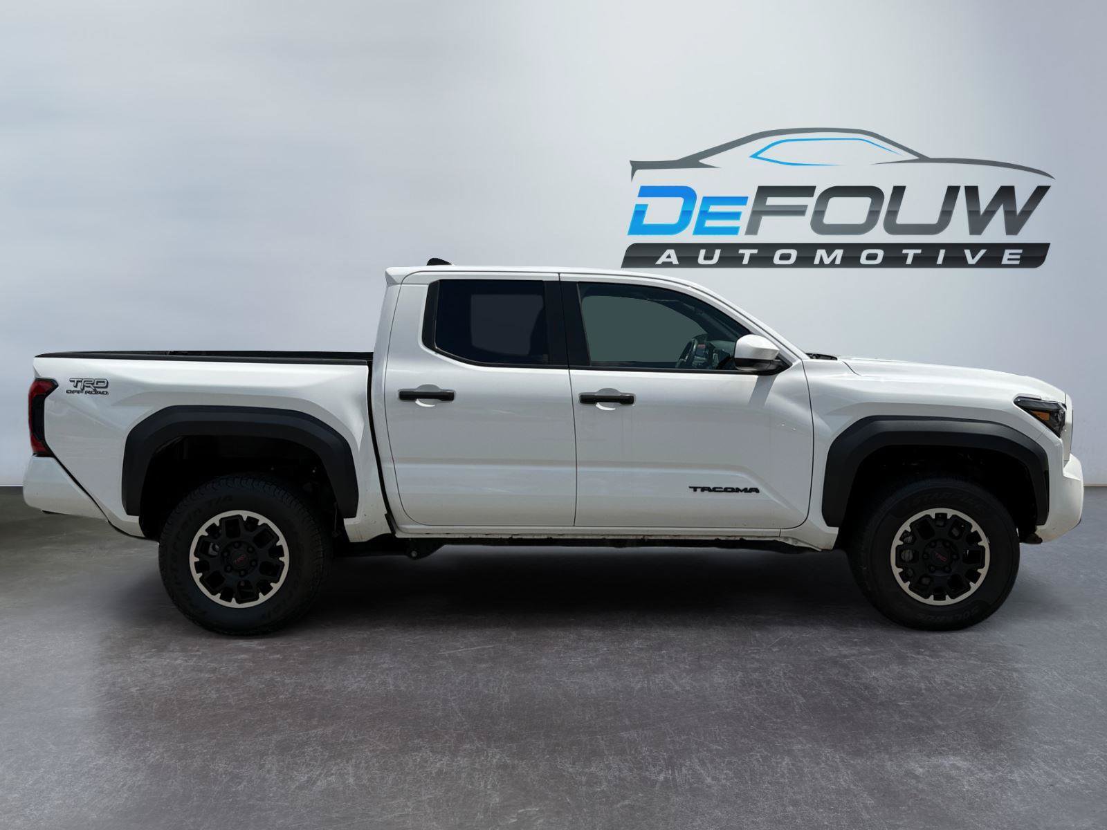Used 2024 Toyota Tacoma TRD Off-Road AWD/4WD image 2