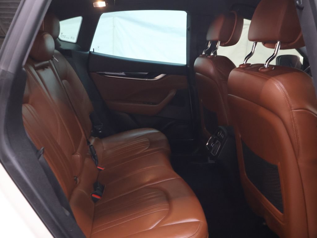 Used 2018 Maserati Levante AWD/4WD image 12