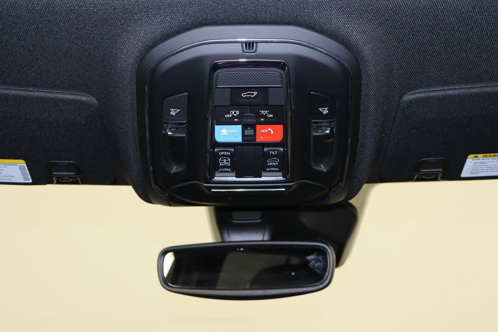 Used 2024 Jeep Grand Cherokee Altitude image 27