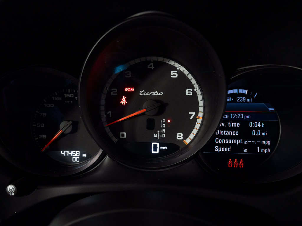 Certified 2021 Porsche Macan Turbo AWD/4WD image 25