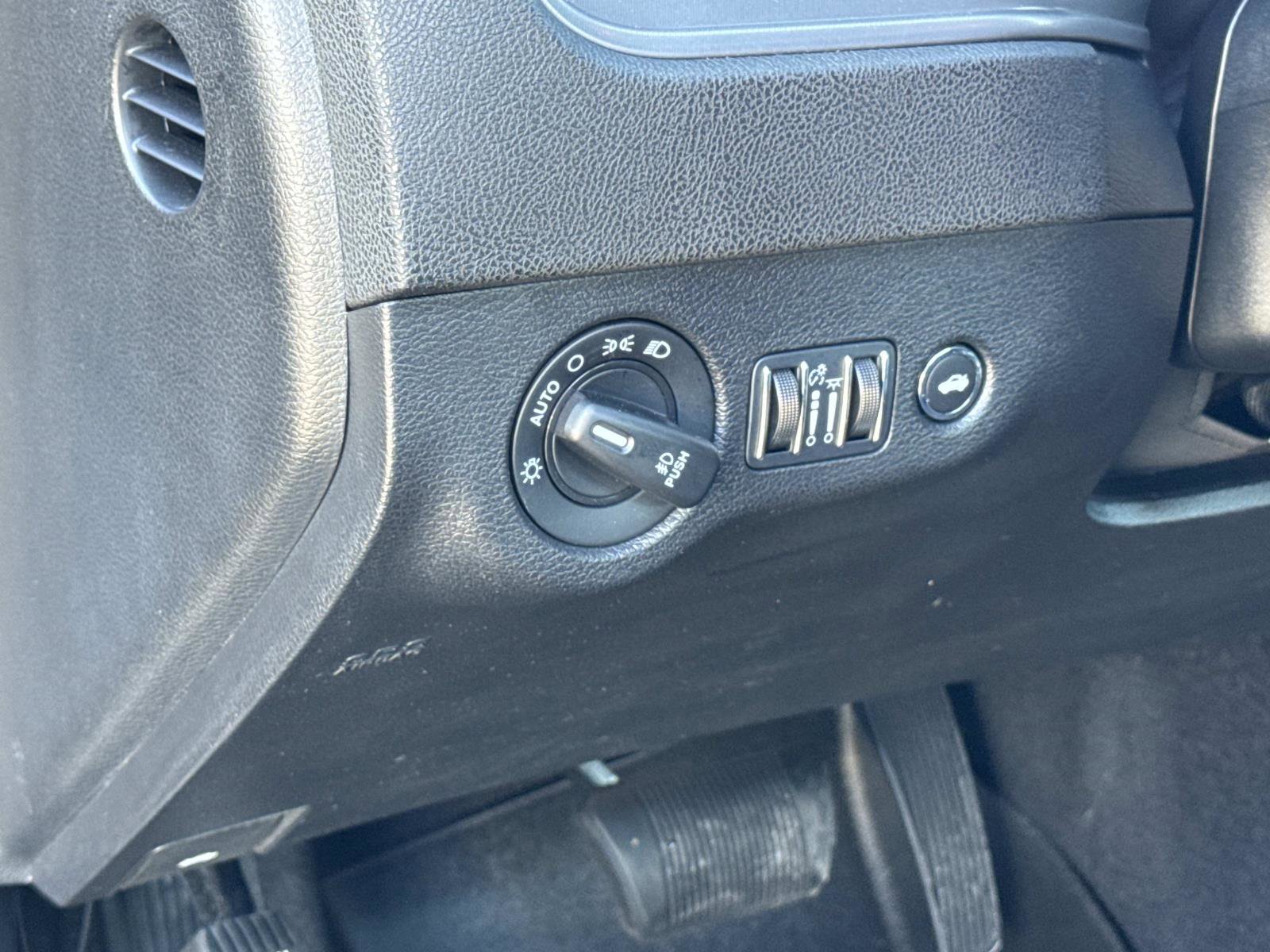 Used 2023 Dodge Charger SXT image 13