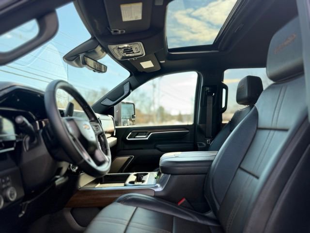Used 2025 Chevrolet Silverado 2500 High Country w/ Technology Package image 16