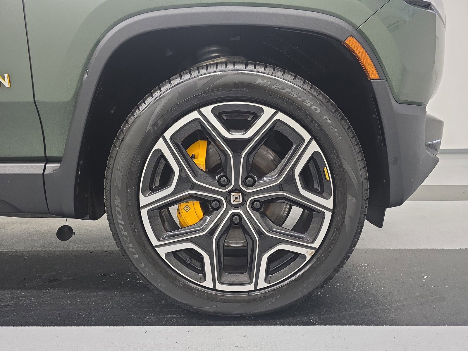 Used 2024 Rivian R1S Adventure AWD/4WD image 11
