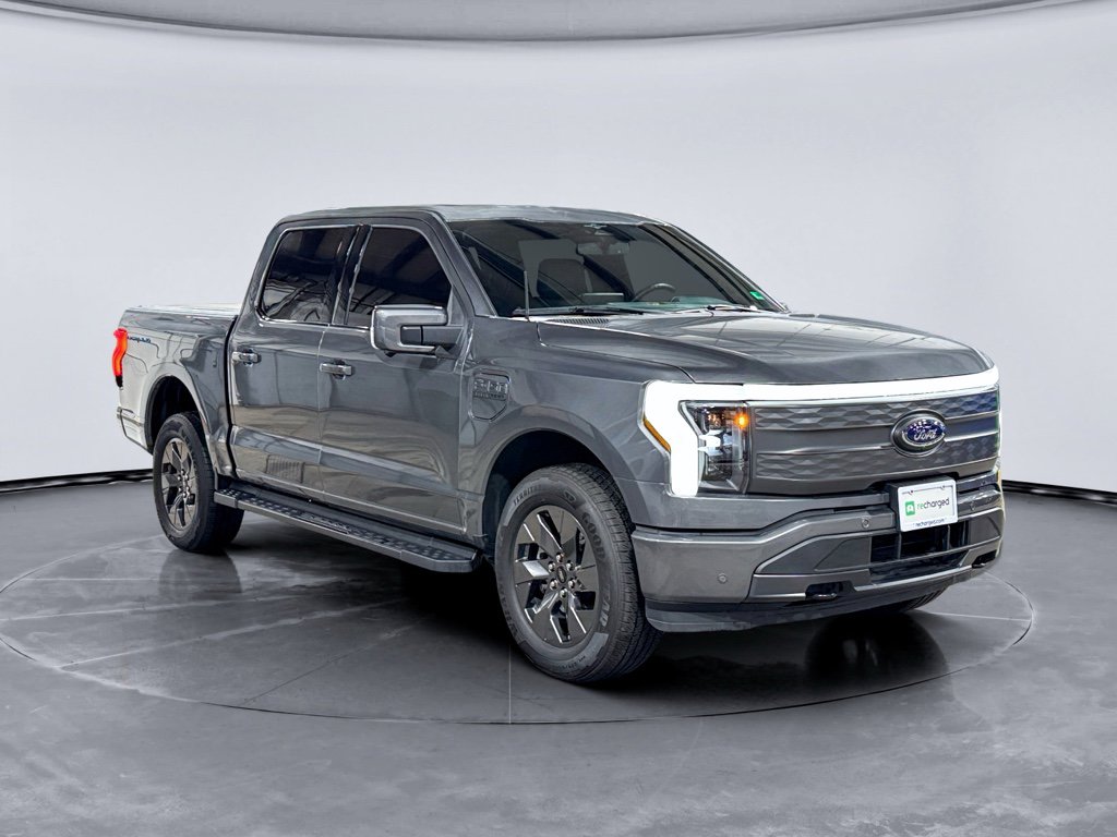 Used 2023 Ford F150 Lightning Lariat image 4