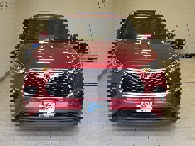 Used 2020 Toyota Highlander Platinum image 2