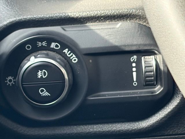 Used 2025 Jeep Gladiator Sport image 22