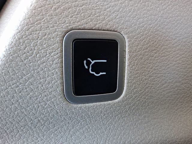 Used 2024 Chrysler Pacifica Touring-L image 29