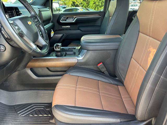 Used 2025 Chevrolet Silverado 1500 High Country w/ Z71 Off-Road Package AWD/4WD image 15