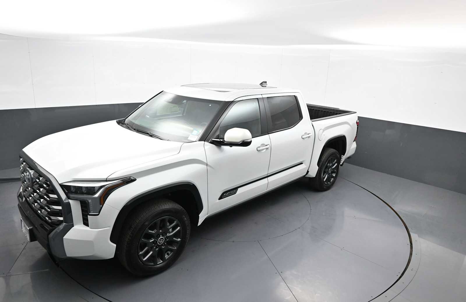 New 2024 Toyota Tundra Platinum AWD/4WD image 34