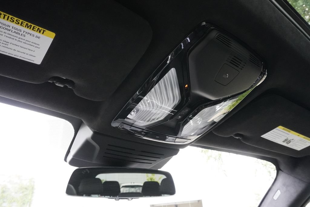 Used 2026 BMW X7 M60i AWD/4WD image 16