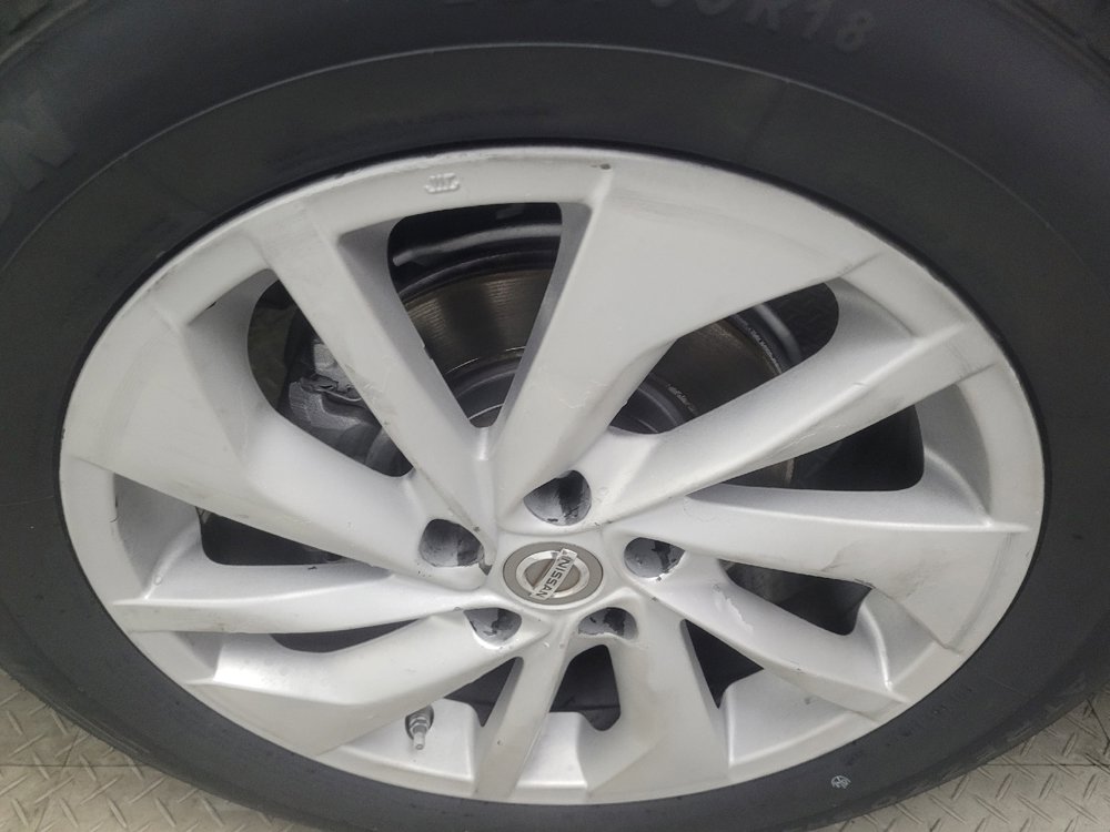 Used 2015 Nissan Rogue SL FWD image 31