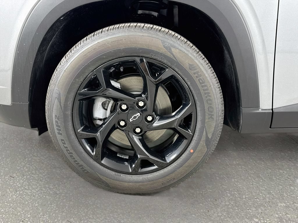 New 2026 Chevrolet Trax LT w/ Midnight Edition FWD image 31