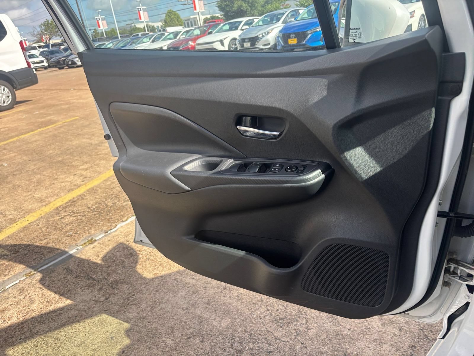 Used 2025 Nissan Versa SV FWD image 18