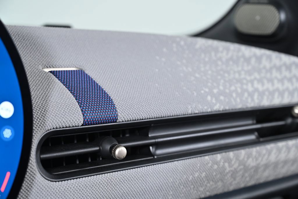 Certified 2025 MINI Cooper S image 23