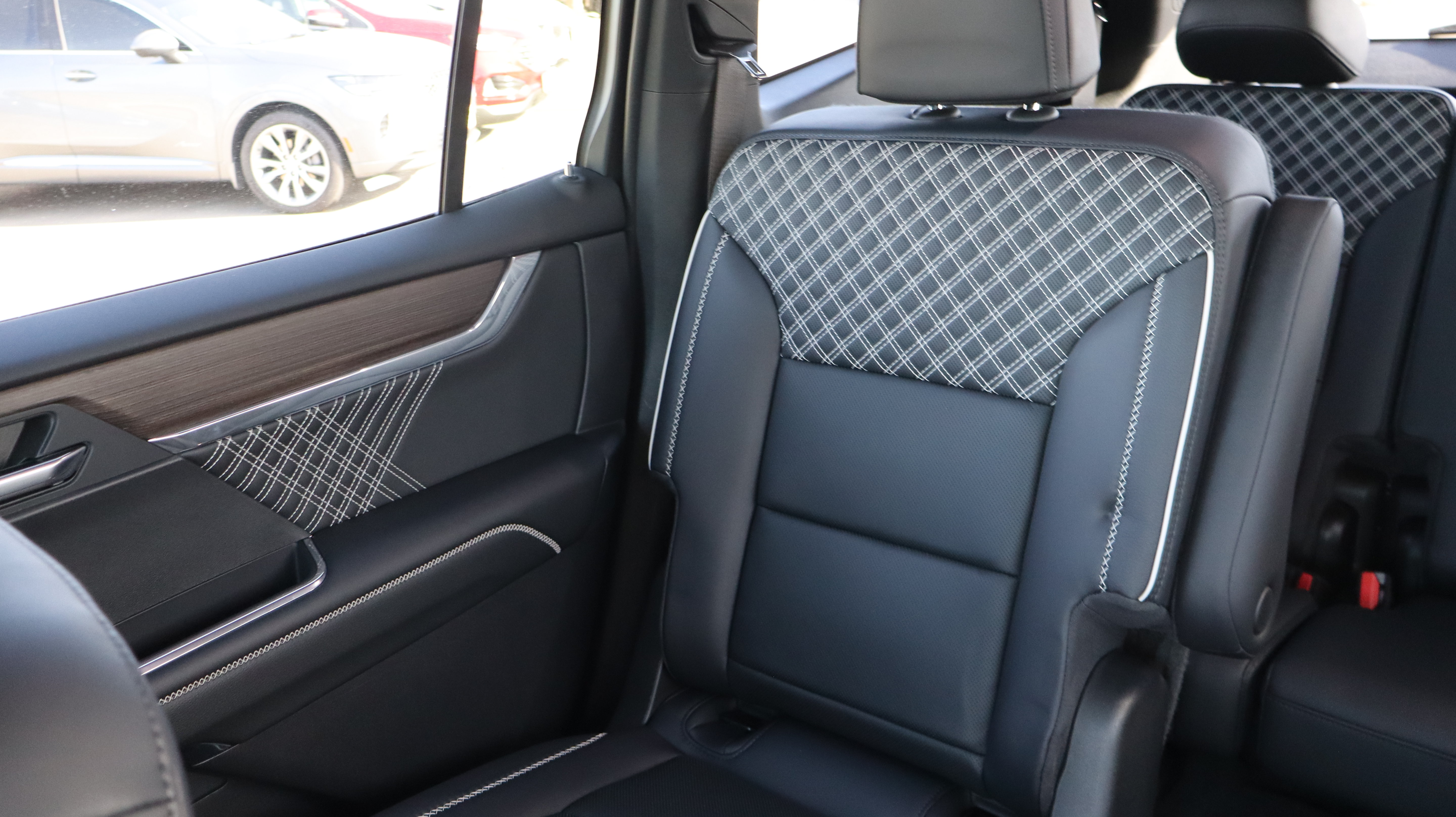 Used 2024 GMC Acadia Denali w/ LPO, Floor Liner Package AWD/4WD image 13
