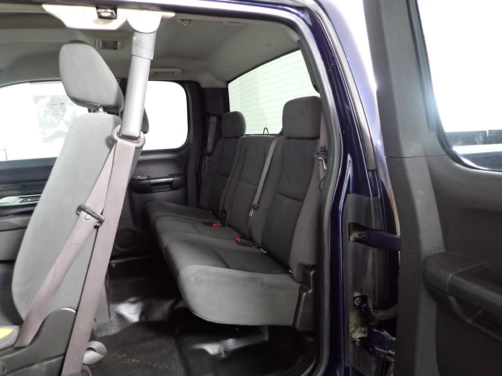Used 2009 Chevrolet Silverado 3500 LT w/ Interior Plus Package AWD/4WD image 25