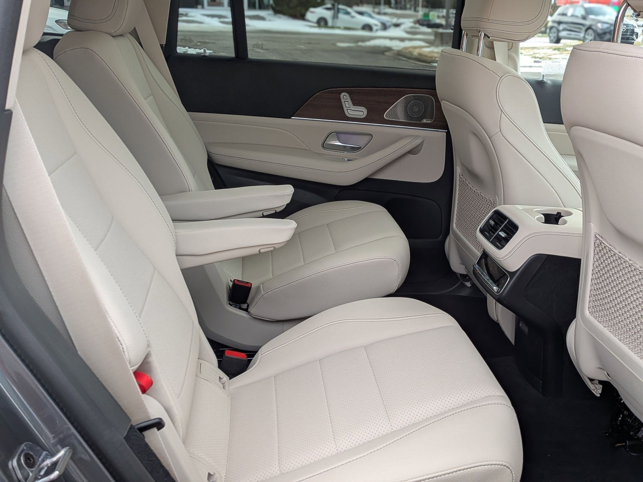 Certified 2025 Mercedes-Benz GLS 450 4MATIC image 40