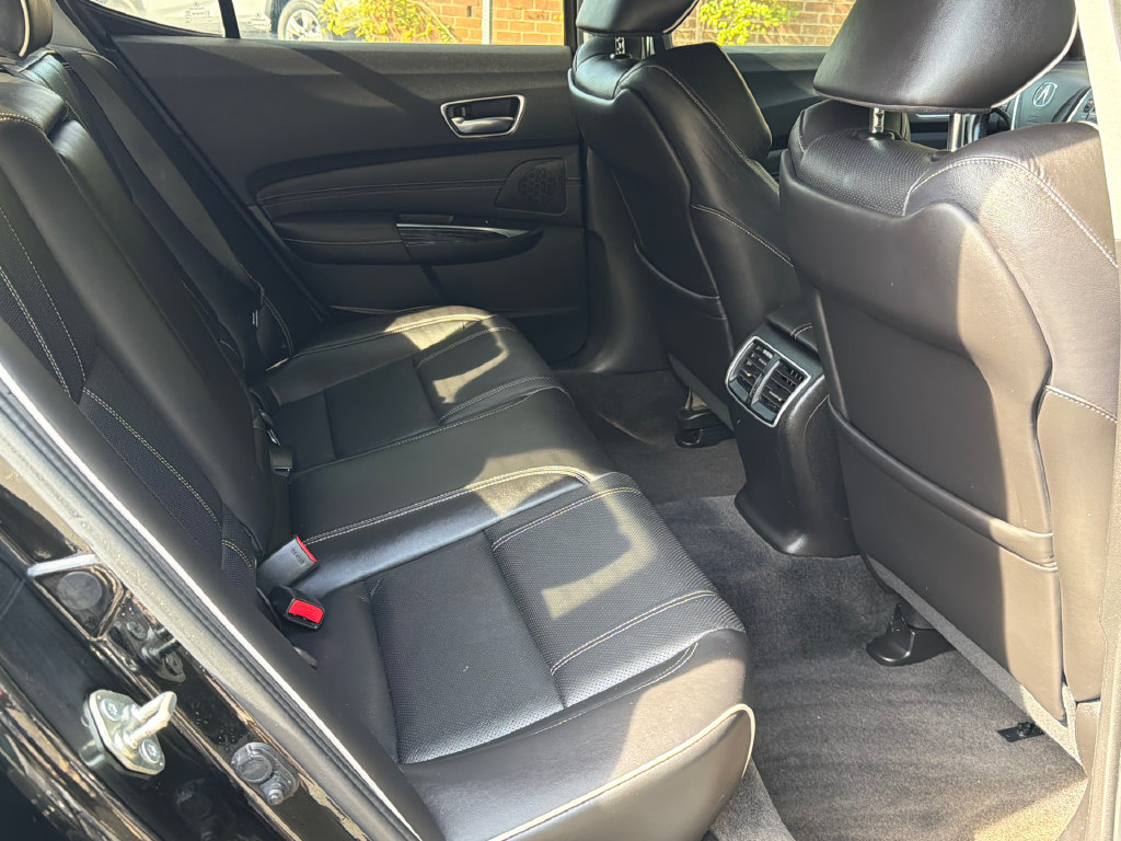 Used 2019 Acura TLX w/ Technology Package FWD image 10
