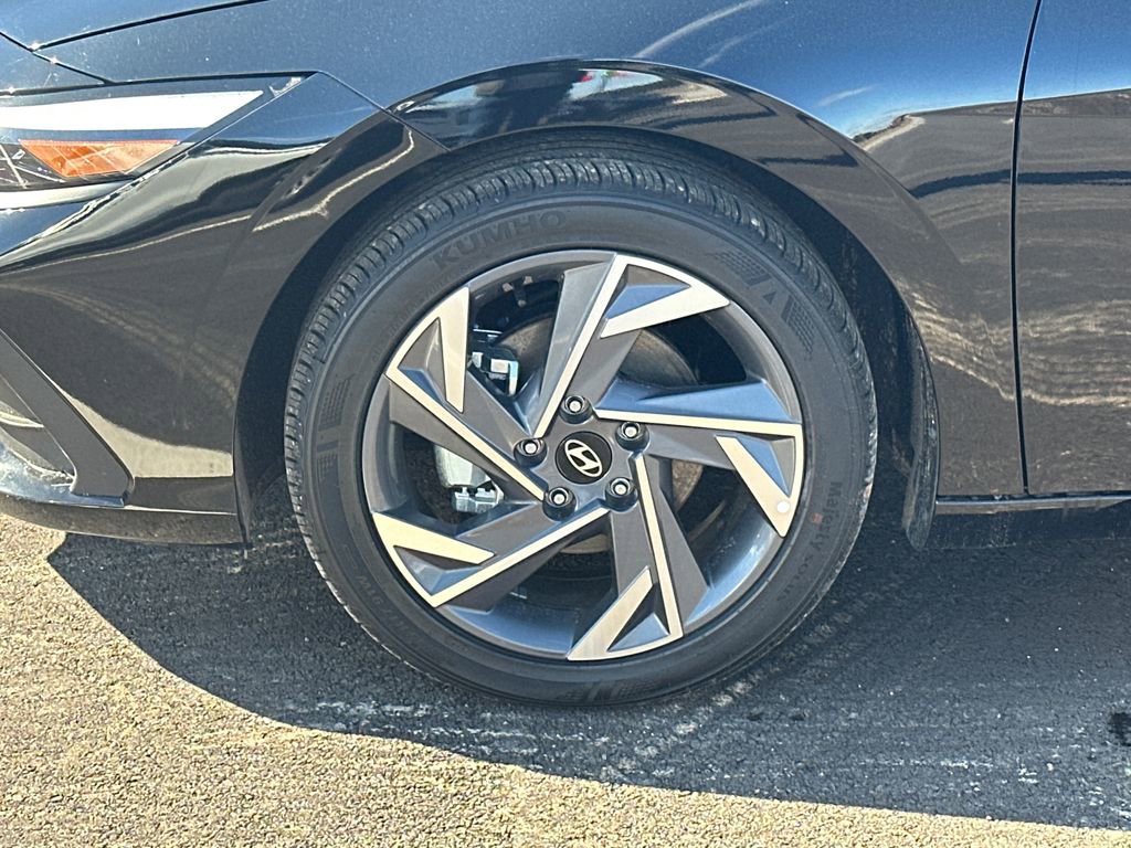 New 2025 Hyundai Elantra Sport image 11
