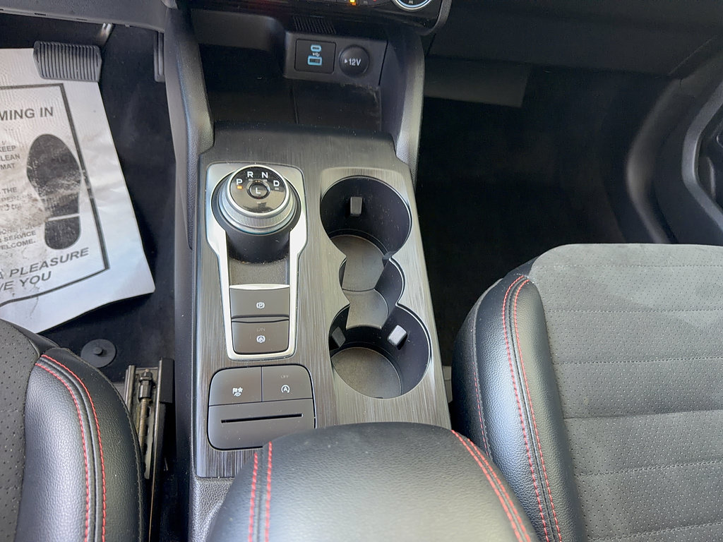 Certified 2022 Ford Escape SEL w/ SEL Stealth AWD Package image 24