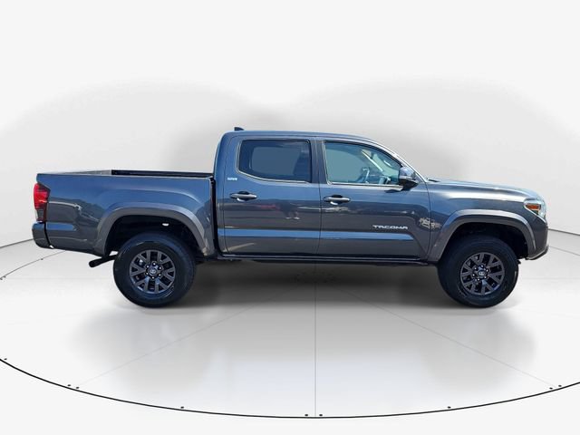Used 2022 Toyota Tacoma SR5 w/ Technology Package RWD image 3