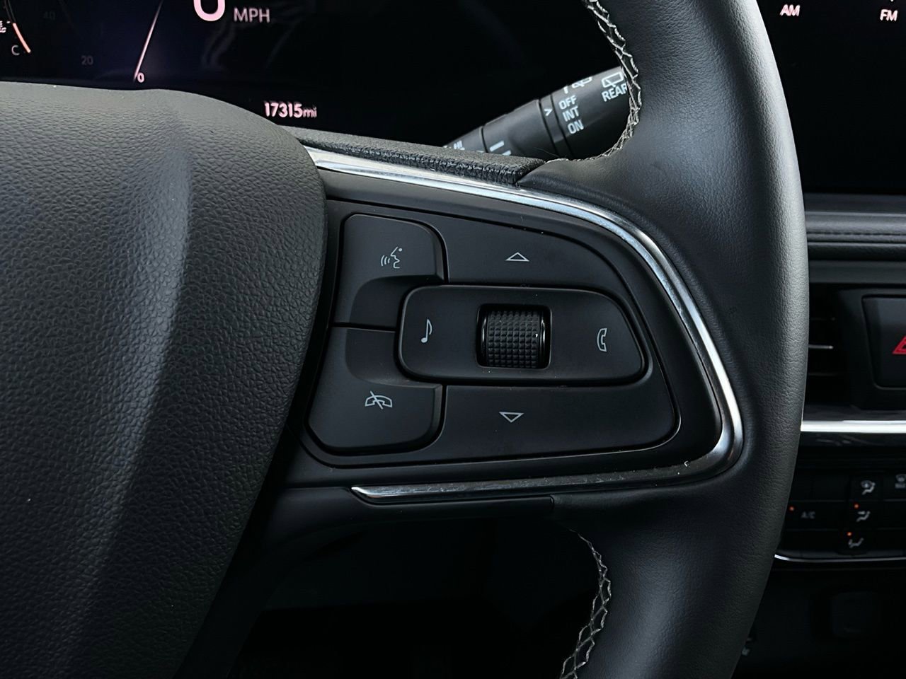 Used 2025 Buick Encore GX Preferred image 33